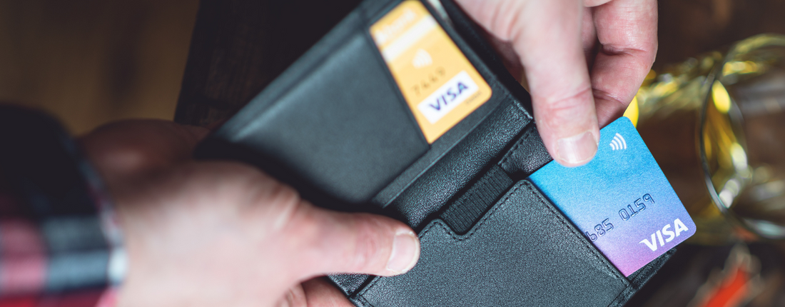 organizing minimalist wallet